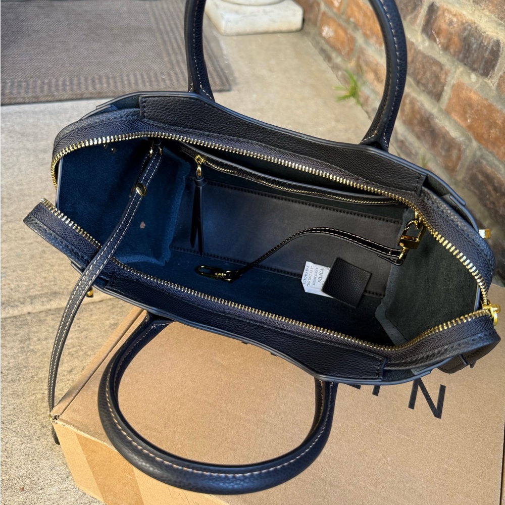 Aallyn New Black Leather Satchel Bag. - Picture 6 of 9